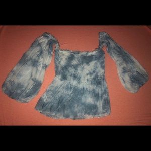 American Eagle off the shoulders shirt